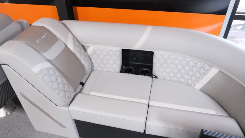 NEW 2026 CREST CONQUEST 230 SLC Image 8