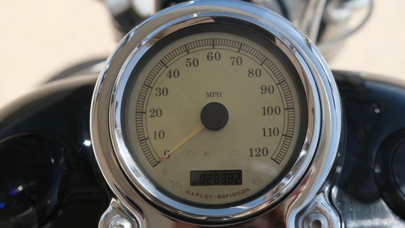 USED 2009 HARLEY DYNA GLIDE FAT BOB Image 15