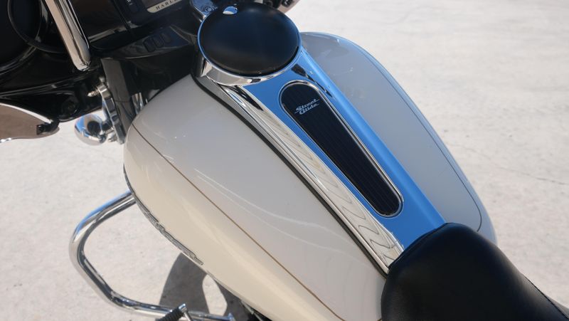 USED 2014 HARLEY STREET GLIDE SPECIAL Image 5