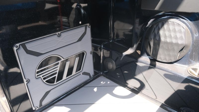 USED 2024 MALIBU WAKESETTER 23LSV Image 25