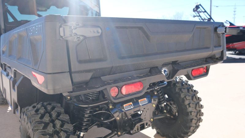 NEW 2026 CAN-AM DEFENDER PRO LIMITED CAB HD10 Image 5