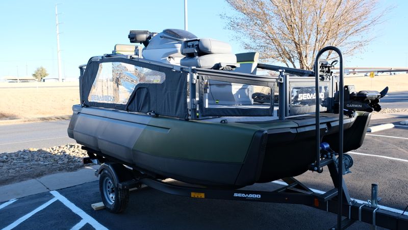 NEW 2026 SEADOO SWITCH FISH COMPACT 170HP WITH PAINTED TRAILER Image 3