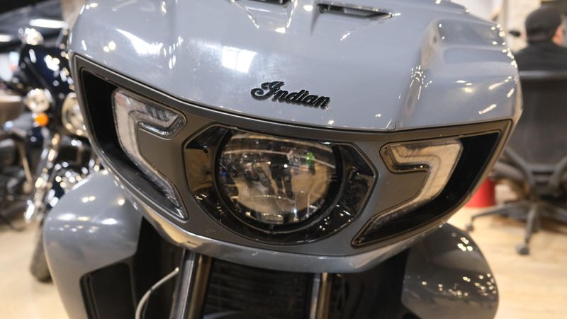 USED 2023 INDIAN MOTORCYCLE PURSUIT DARK HORSE PREM STEALTH GRAY Image 15