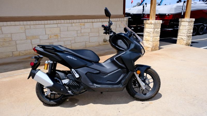 USED 2025 HONDA ADV160 Image 2