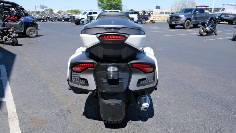 NEW 2026 CAN-AM SPYDER RT LIMITED Image 4