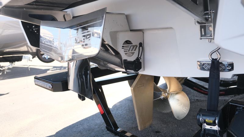 NEW 2026 MALIBU 23 LSV Image 16