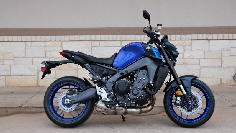 2023 YAMAHA MT09 in a BLUE exterior color. Family PowerSports (877) 886-1997 familypowersports.com 