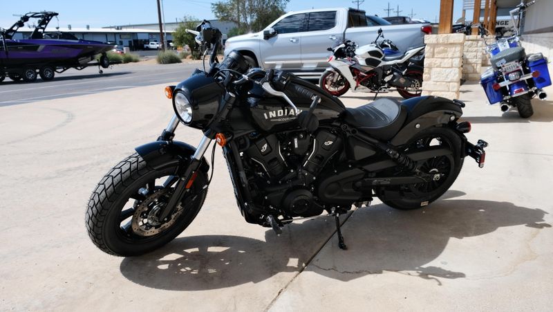 NEW 2025 INDIAN MOTORCYCLE SCOUT BOBBER LIMITED BLACK METALLIC Image 6