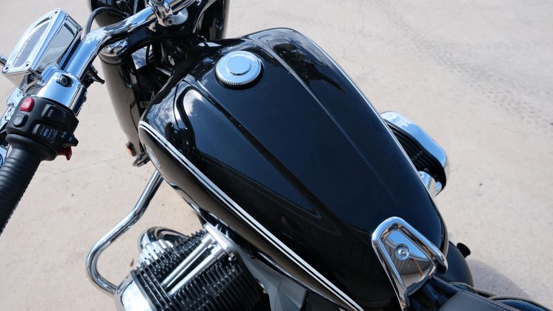 USED 2021 BMW R18 Image 9