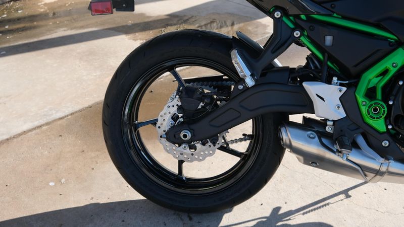 NEW 2025 KAWASAKI Z650 ABS Image 17
