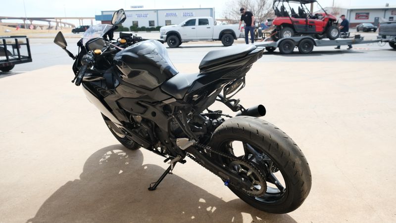 USED 2024 KAWASAKI NINJA ZX4R ABS Image 5