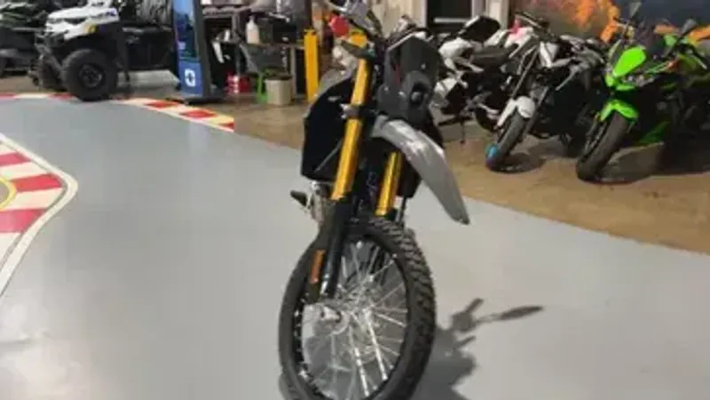 New 2025 Suzuki DR-Z4S Image 4
