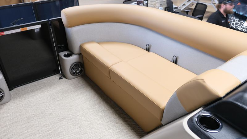 NEW 2026 CREST CONQUEST SE 200 CRUISE Image 8