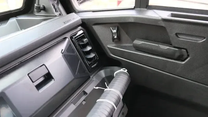 NEW 2026 CAN-AM DEFENDER MAX LIMITED CAB HD11 Image 11