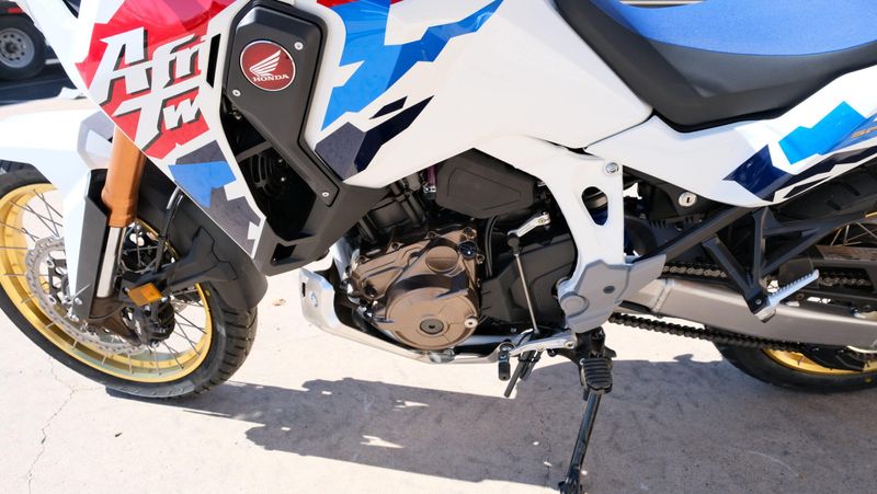NEW 2025 HONDA AFRICA TWIN ADVENTURE SPORTS ES DCT Image 21