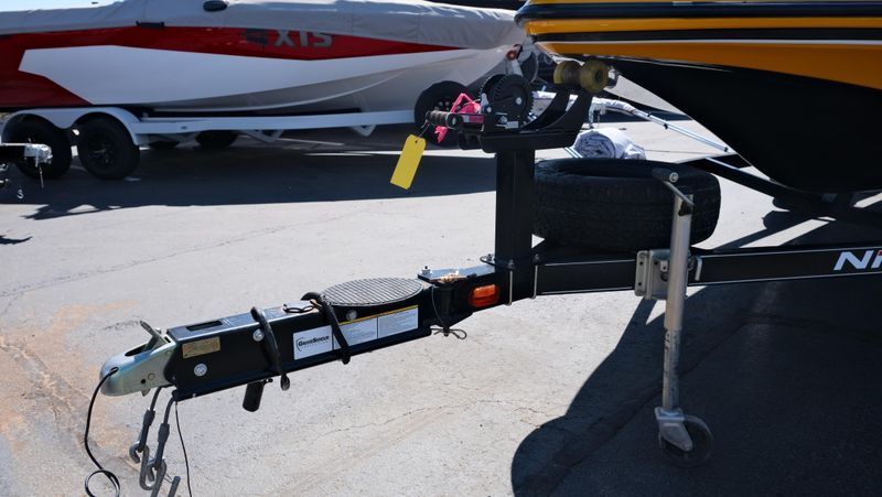 USED 2011 NITRO Z7 SPORT Image 6