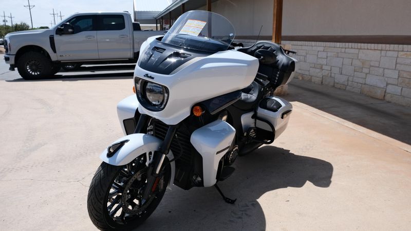 NEW 2026 INDIAN MOTORCYCLE ROADMASTER POWERPLUS DARK HORSE WITH 112 AND AUDIO PACKAGE Image 7