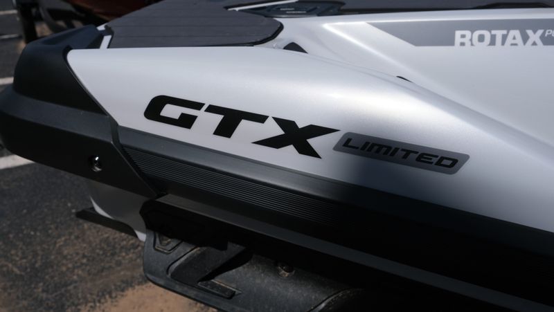 2024 SEADOO GTX LIMITED 300 WITH SOUND SYSTEM IDF WHITE PEARL Image 6