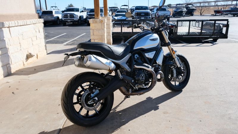 USED 2018 DUCATI SCRAMBLER 1100 Image 3