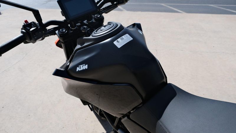 NEW 2026 KTM 250 DUKE Image 15