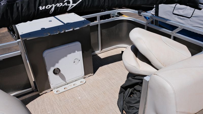 USED 2022 AVALON 20 VENTURE REAR FISH CARINA Image 18