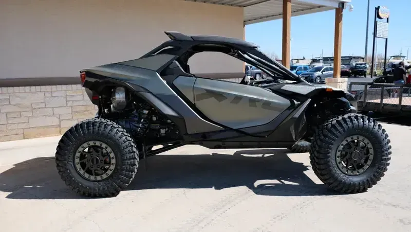 NEW 2026 CAN-AM MAVERICK R X RC 999T DCT Image 2