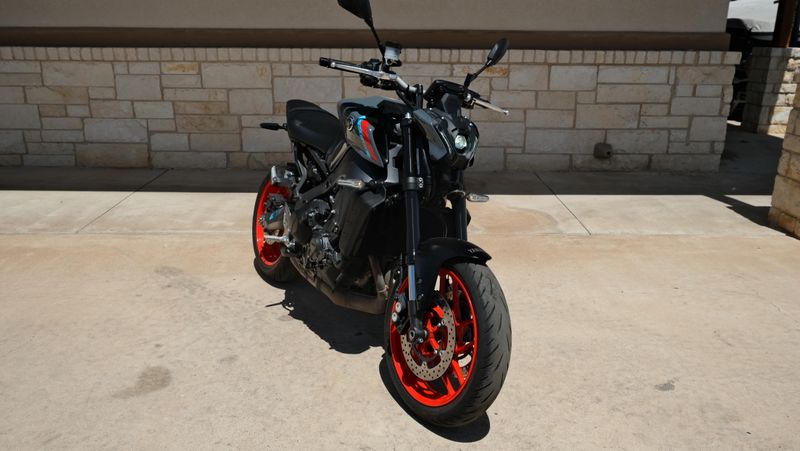 USED 2021 YAMAHA MT-09 Image 1