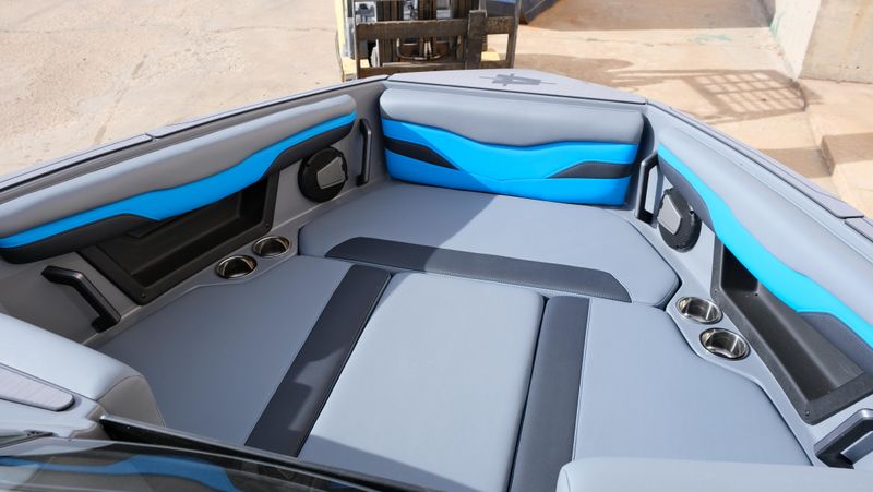 NEW 2026 AXIS T235 Image 32