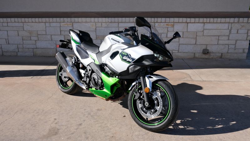 USED 2024 KAWASAKI NINJA 7 HYBRID ABS Image 1