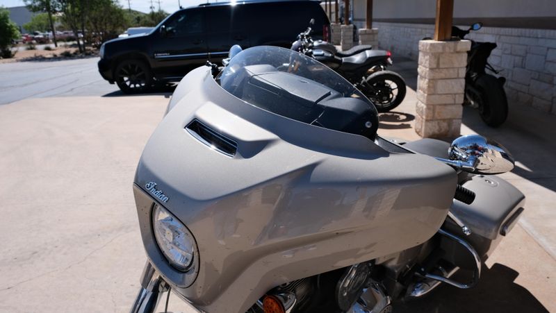 USED 2022 INDIAN MOTORCYCLE CHIEFTAIN LIMITED SILVER QUARTZ MTLC 49ST Image 10