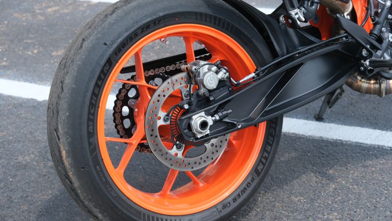 2022 KTM Duke 890 RImage 11