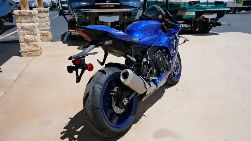 NEW 2026 YAMAHA YZF-R1 Image 6
