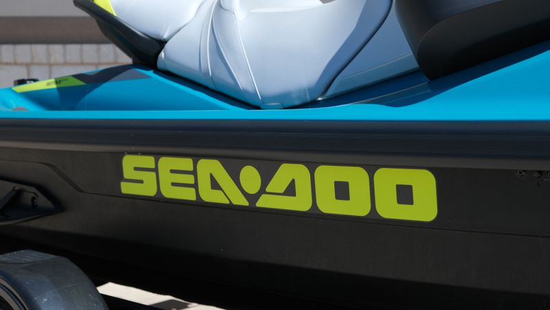 2024 SEADOO GTI SE 170 WITH SOUND SYSTEM IDF TEAL BLUE AND MANTA GREEN Image 6