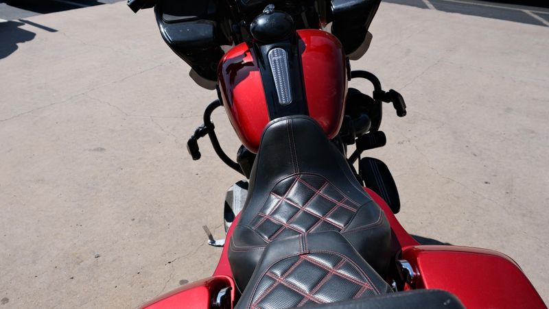 USED 2018 HARLEY ROAD GLIDE SPECIAL Image 12