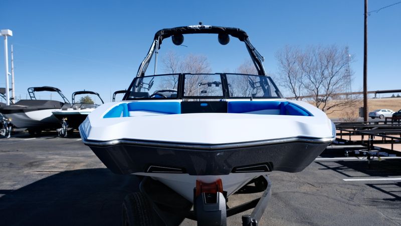 NEW 2026 AXIS A225 Image 3