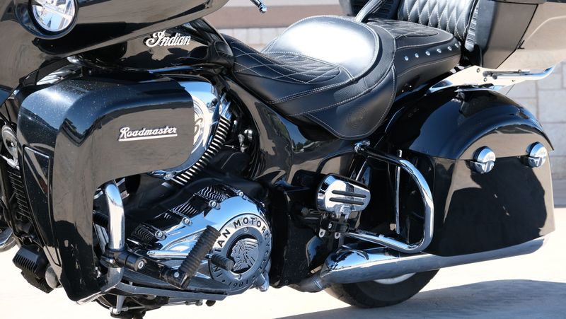2020 INDIAN MOTORCYCLE ROADMASTER THUNDER BLACK PEARL 49STImage 20
