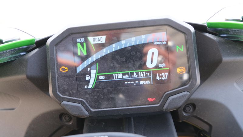 USED 2024 KAWASAKI NINJA ZX6R ABS Image 10