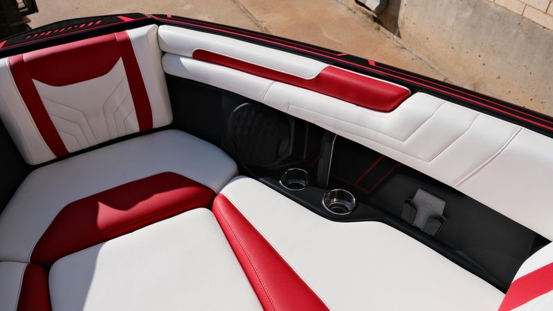 2025 MALIBU WAKESETTER 25 LSV  in a RED-BLACK-WHITE exterior color. Family PowerSports (877) 886-1997 familypowersports.com 