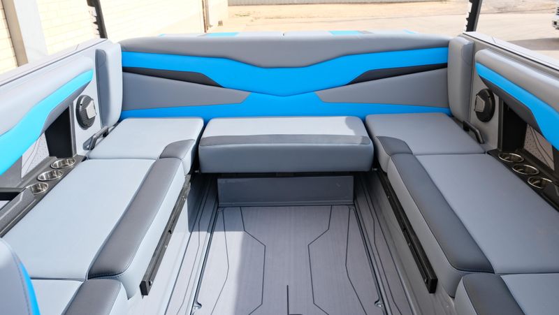 NEW 2026 AXIS T235 Image 19