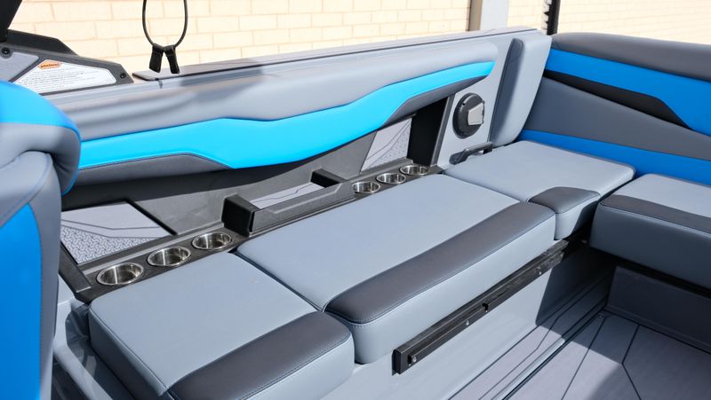 NEW 2026 AXIS T235 Image 21