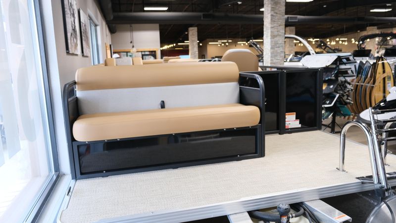 NEW 2026 CREST CONQUEST SE 200 CRUISE Image 4