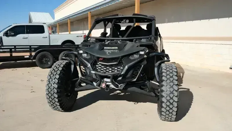 NEW 2026 CAN-AM MAVERICK R MAX X RC WITH SMARTSHOX 999T DCT Image 2