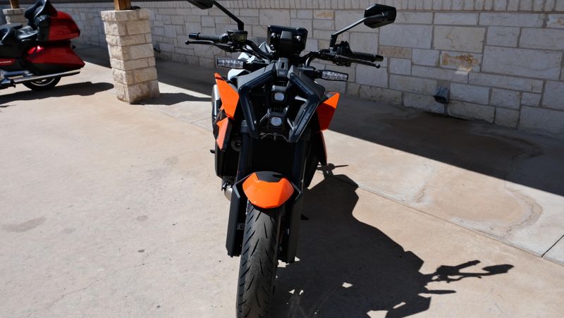 NEW 2027 KTM 990 DUKE Image 8