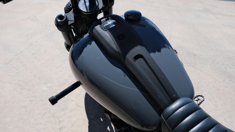 USED 2022 HARLEY SOFT TAIL LOWRIDER S Image 13