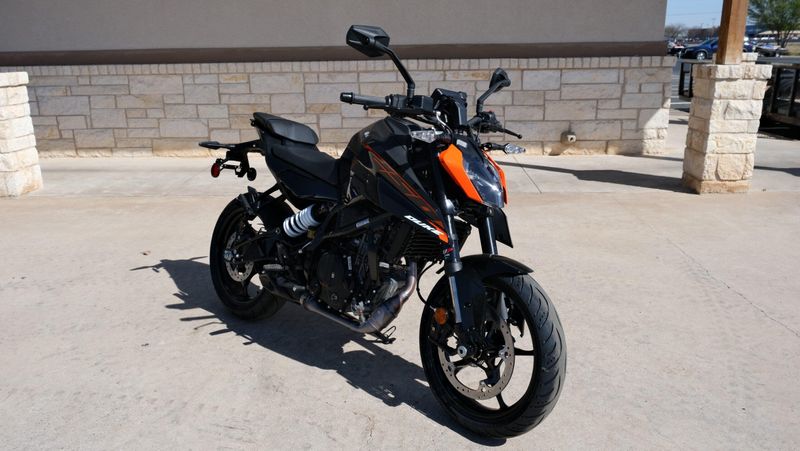 NEW 2026 KTM 250 DUKE Image 1