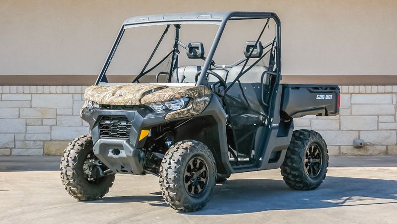 2024 CAN-AM DEFENDER DPS HD9 WILDLAND CAMO in a CAMO exterior color. Family PowerSports (877) 886-1997 familypowersports.com 
