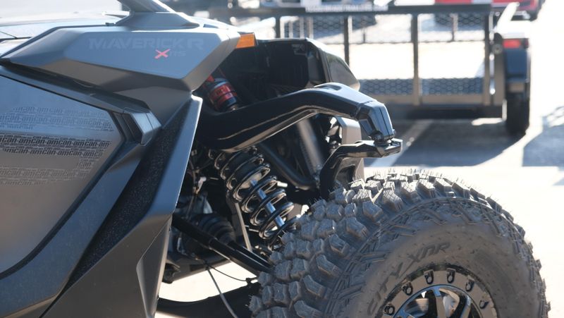 NEW 2026 CAN-AM MAVERICK R X RS WITH SMARTSHOX 999T DCT Image 8