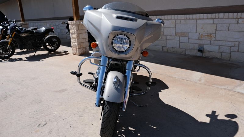 USED 2022 INDIAN MOTORCYCLE CHIEFTAIN LIMITED SILVER QUARTZ MTLC 49ST Image 8