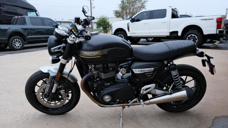 USED 2022 TRIUMPH SPEED TWIN 1200 Image 3
