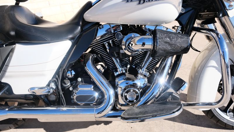 USED 2014 HARLEY STREET GLIDE SPECIAL Image 20